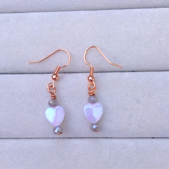 Gray + Iridescent White Aurora Borealis Heart Drop Earrings - Picture 5 of 7